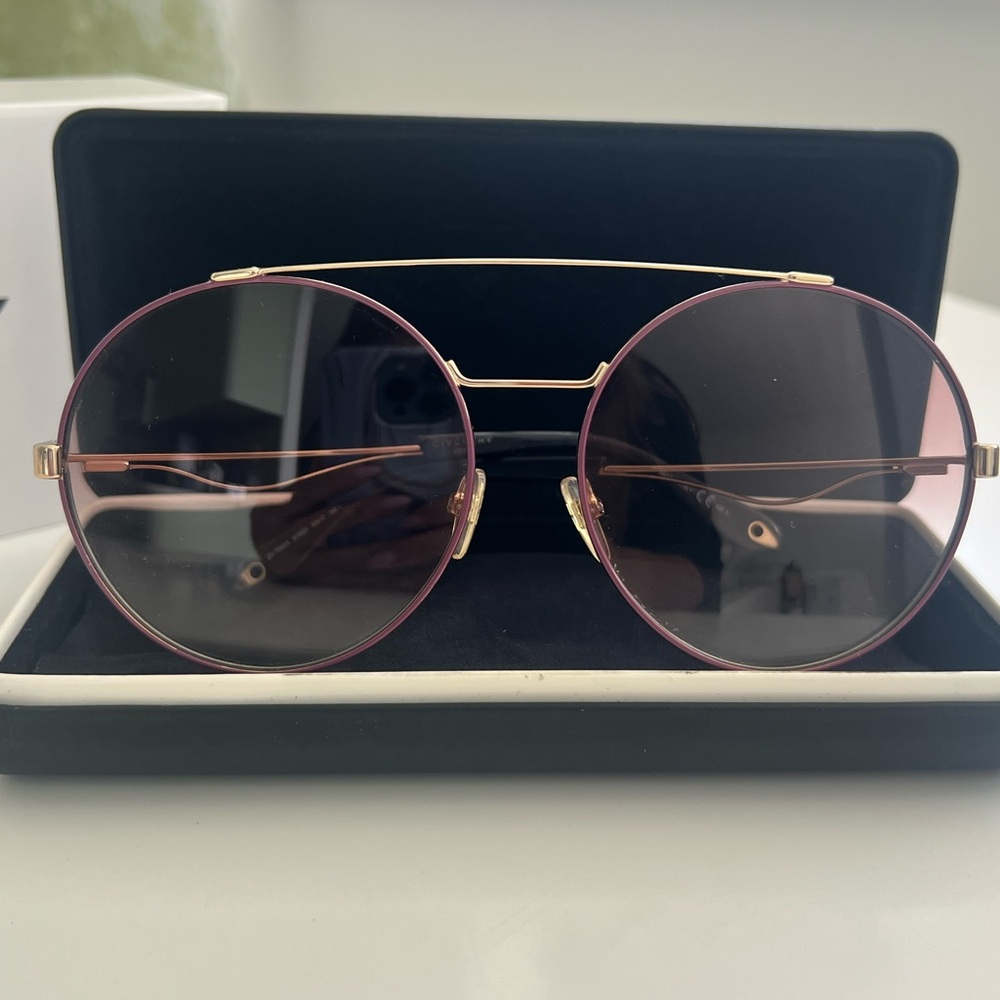 GIVENCHY Paris Double Brow Bar 60 mm
Elegant Purple and Gold Sunglasses